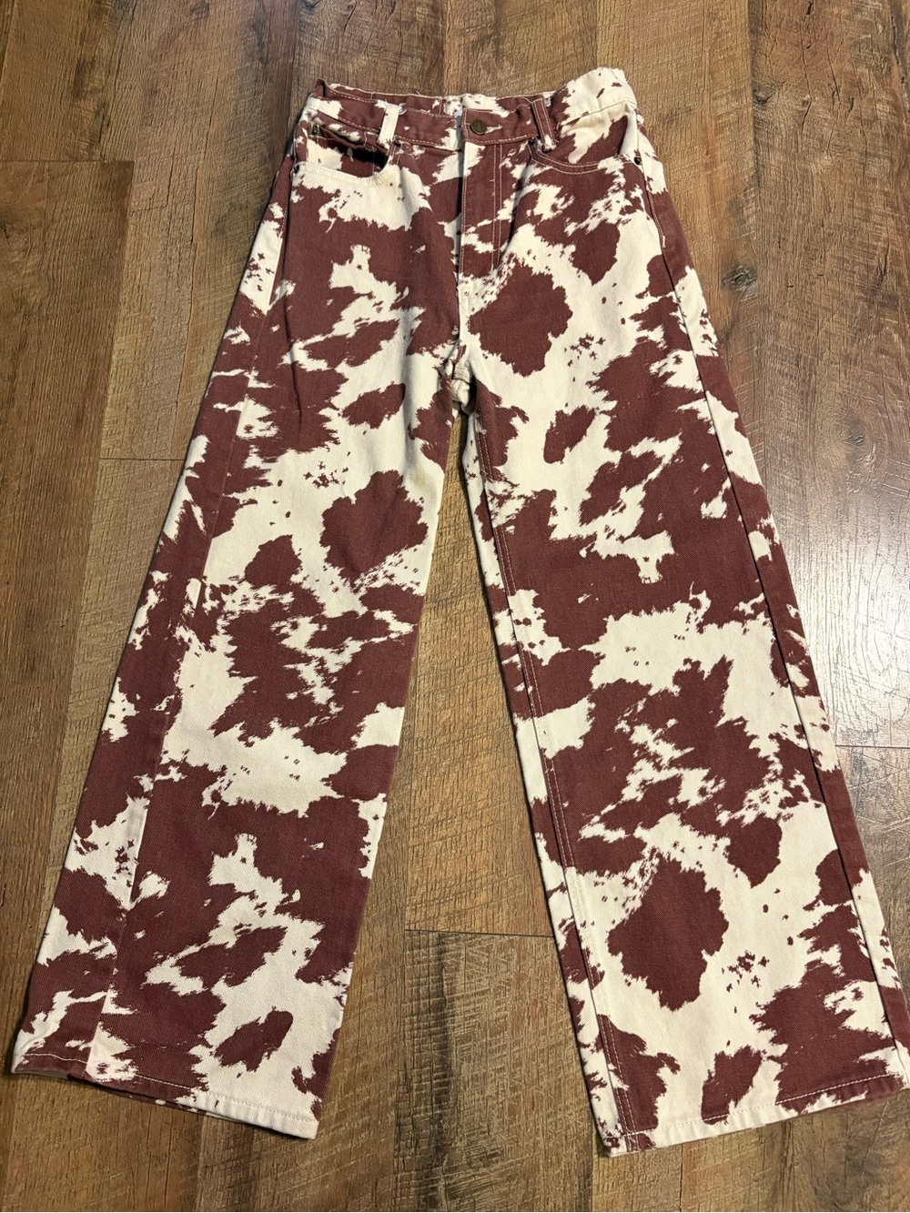 BDG Urban Outfitters Womens Cow-Print High & Wide Leg Jeans Size 26”